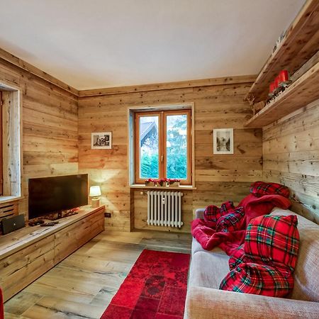 Casa Entreves - Ristrutturata Con Parcheggio Courmayeur Exterior photo