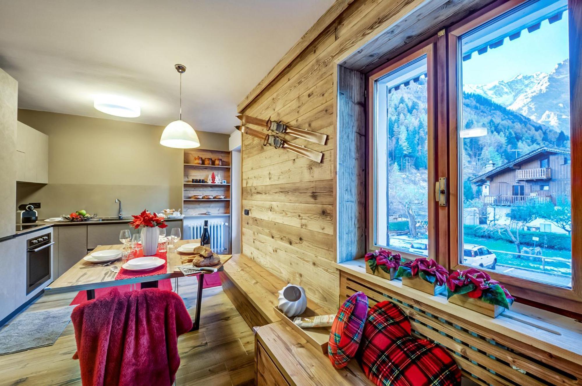 Casa Entreves - Ristrutturata Con Parcheggio Courmayeur Exterior photo
