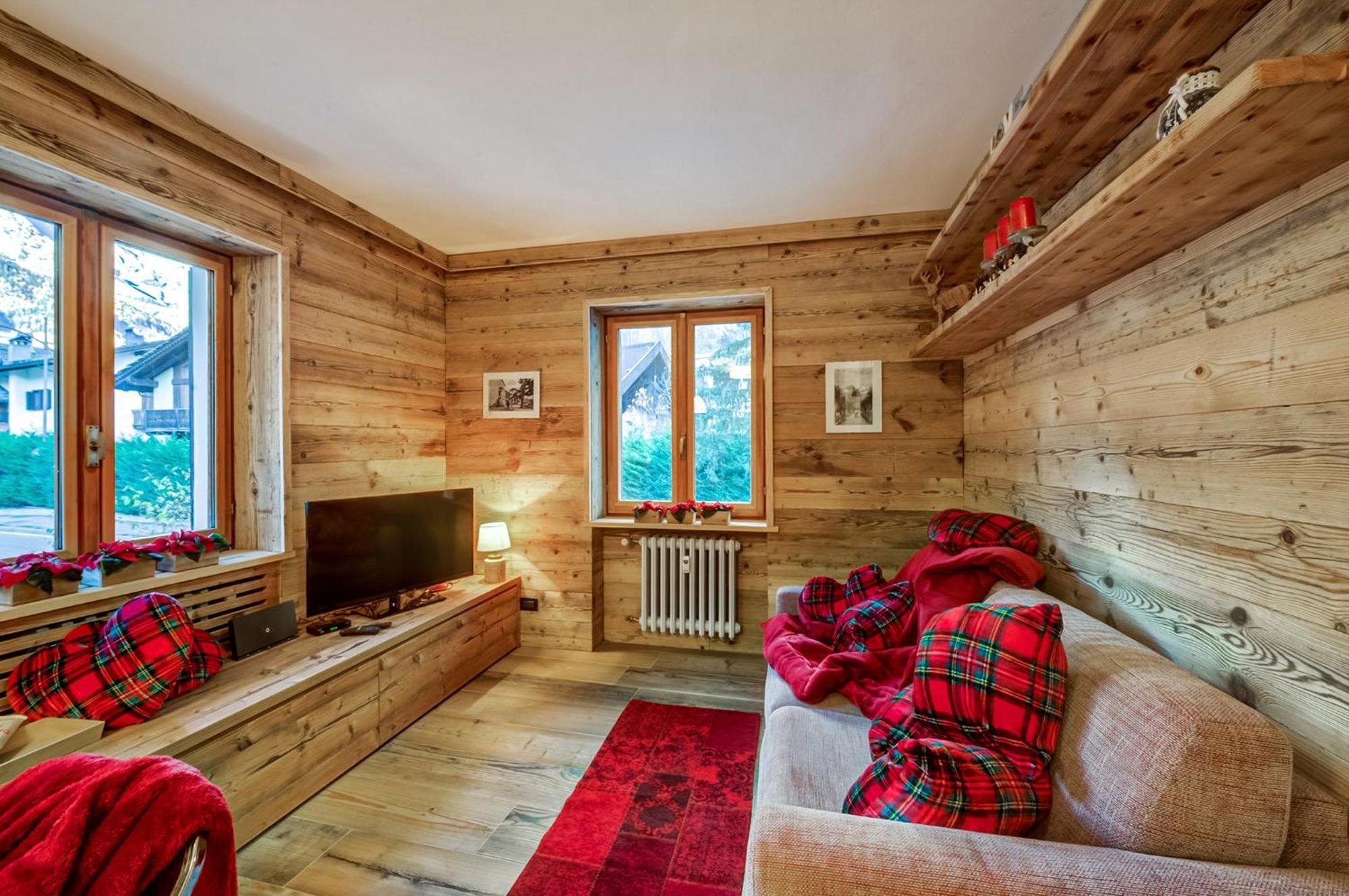 Casa Entreves - Ristrutturata Con Parcheggio Courmayeur Exterior photo
