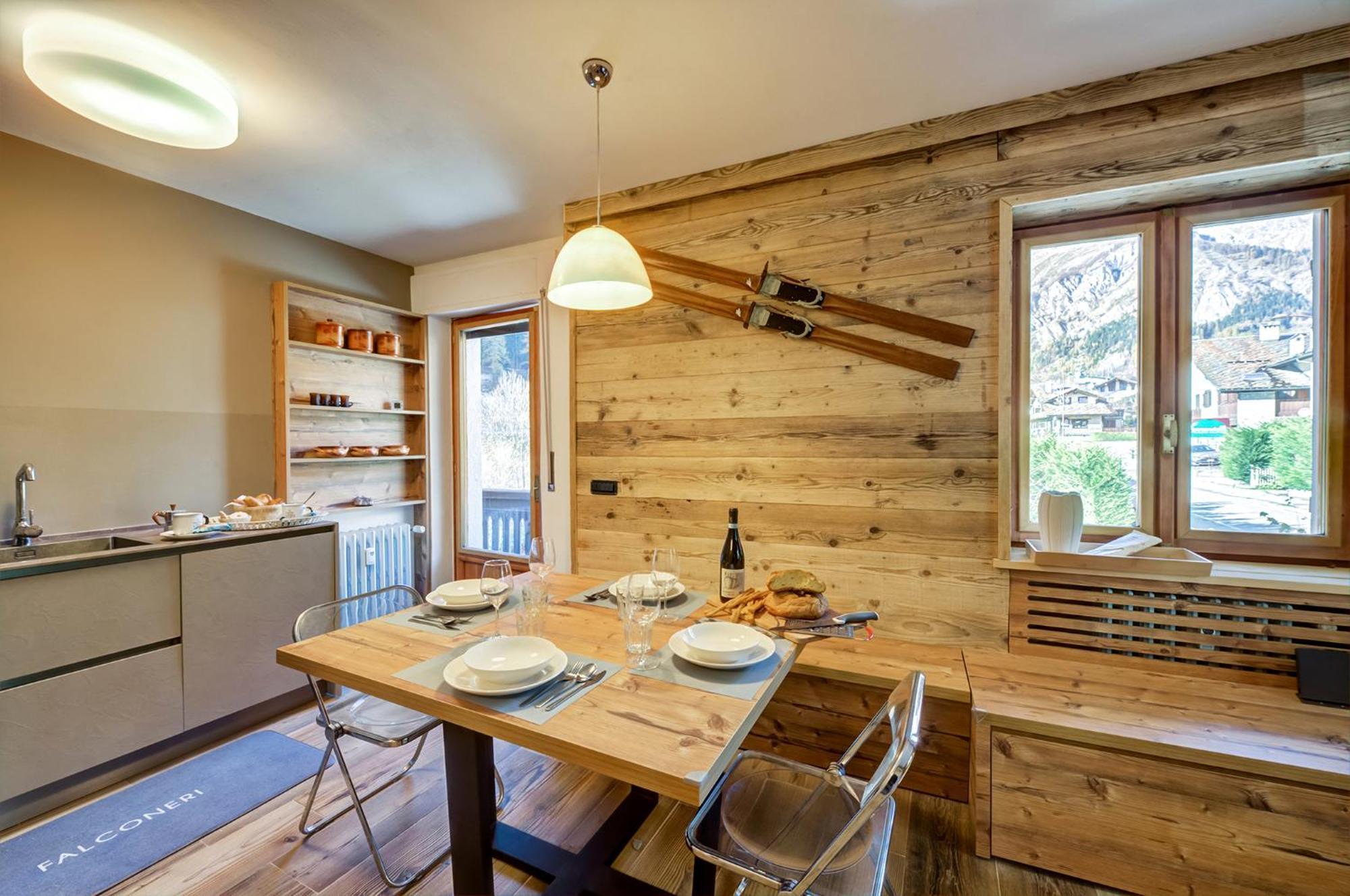Casa Entreves - Ristrutturata Con Parcheggio Courmayeur Exterior photo